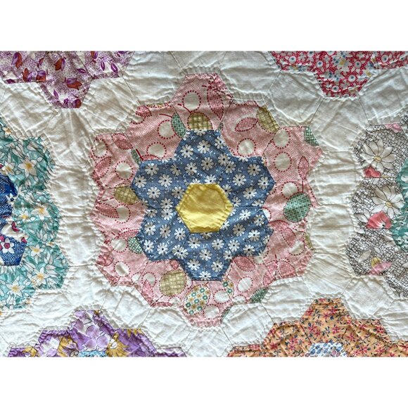 1930s Grandmothers Flower Garden quilt flowers novelty prints Full size - Picture 5 of 10
